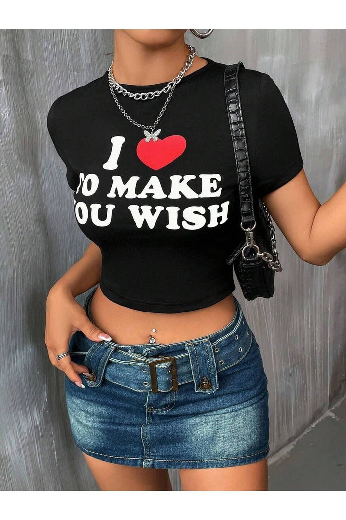 Kadın Beyaz Baskılı Kısa Kollu Vücuda Oturan Crop Top Bluz