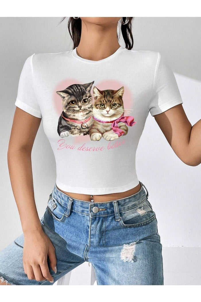 Kadın Beyaz Baskılı Kısa Kollu Vücuda Oturan Crop Top