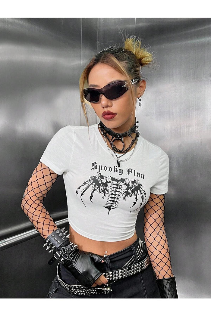 Kadın Beyaz Baskılı Kısa Kollu Vücuda Oturan Crop Top