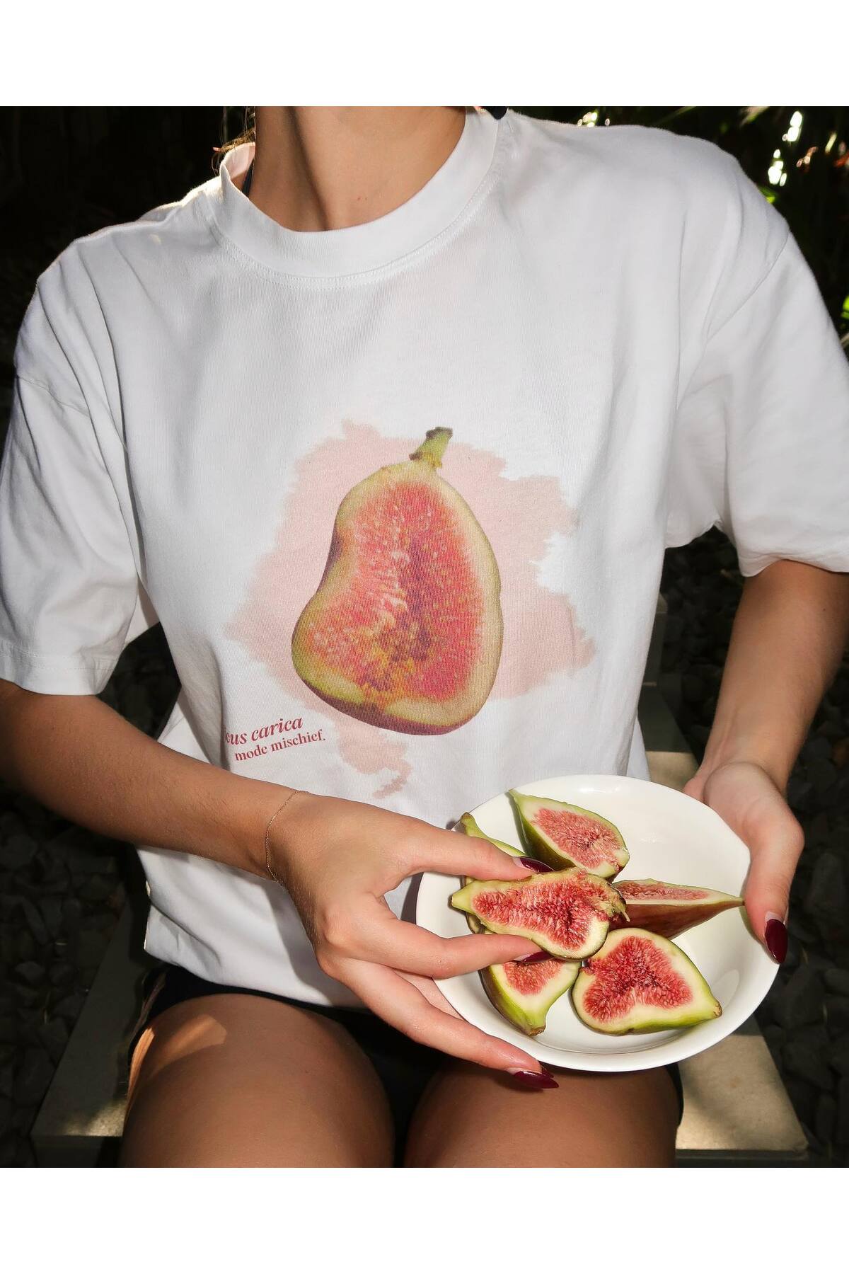 Amalfi Limited Edition Serisi Beyaz Organik Pamuk Oversize Kesim Kısa Kollu T-shirt