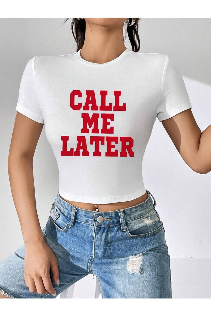 Kadın Beyaz Baskılı Kısa Kollu Vücuda Oturan Crop Top
