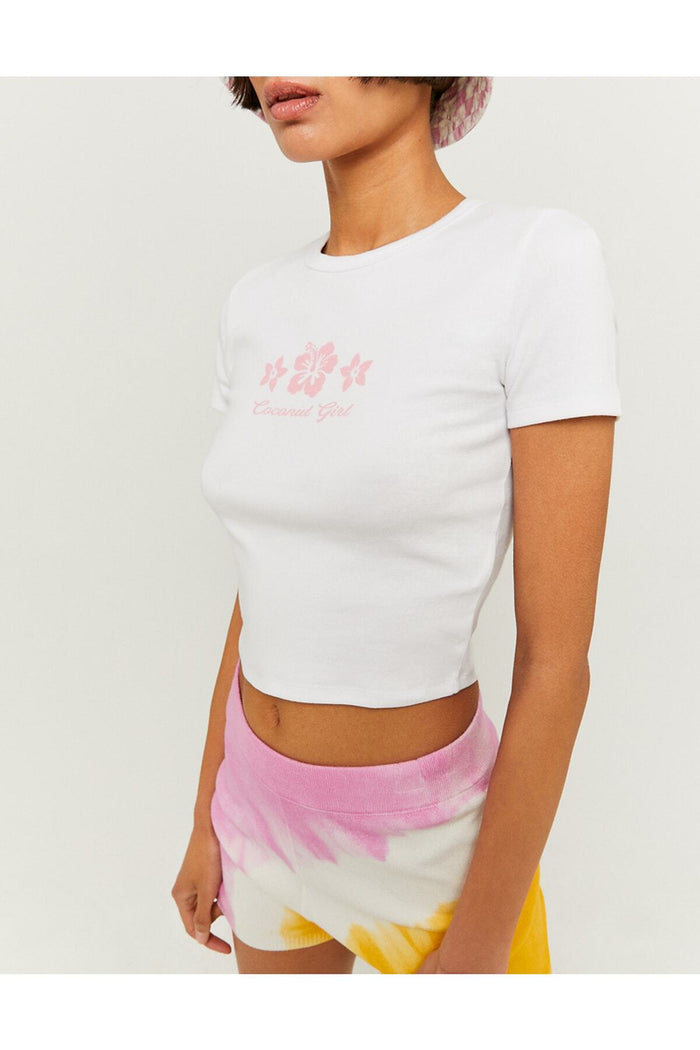 Kadın Beyaz Baskılı Kısa Kollu Vücuda Oturan Crop Top Bluz