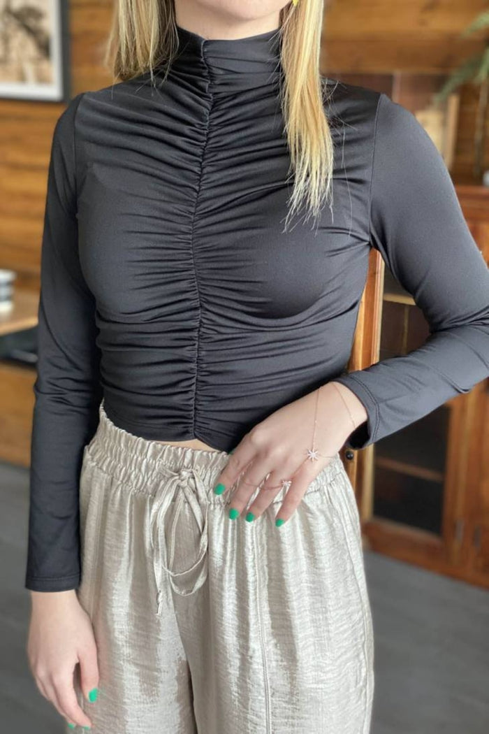 Kadın Ön Drape Detay Siyah Dik Yaka Crop Bluz